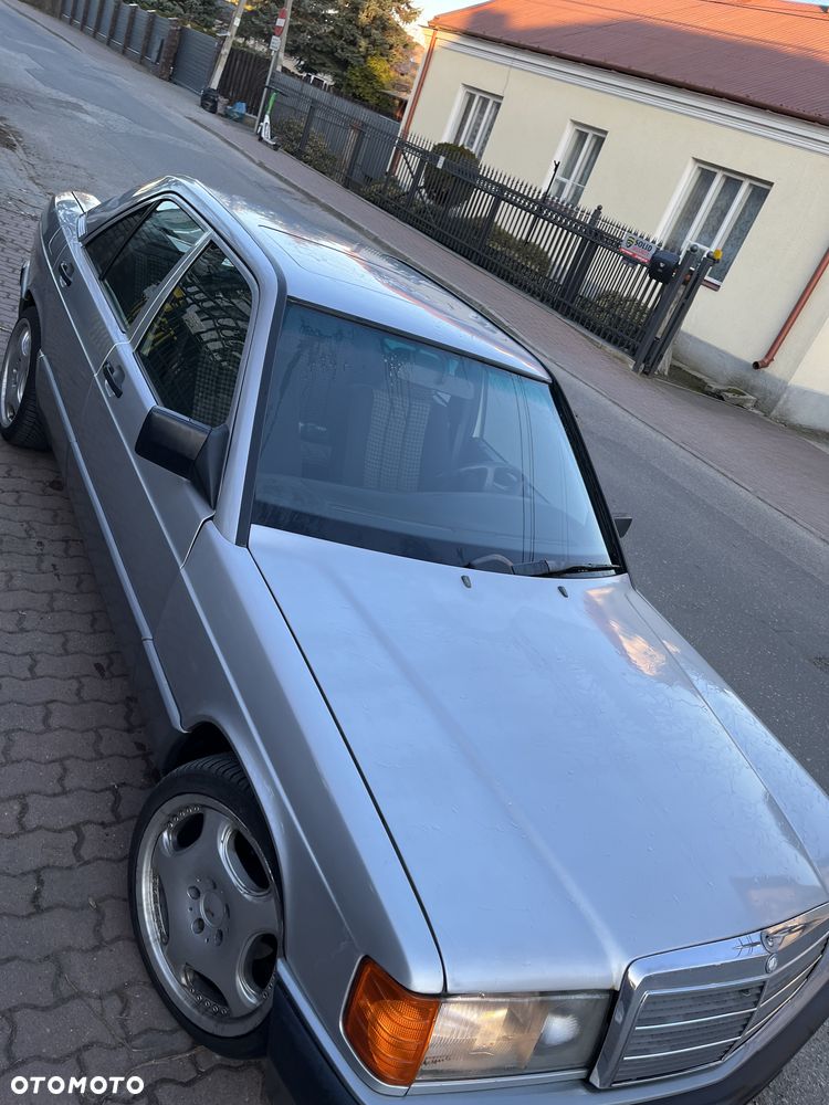 Mercedes-Benz W201 (190) - 9