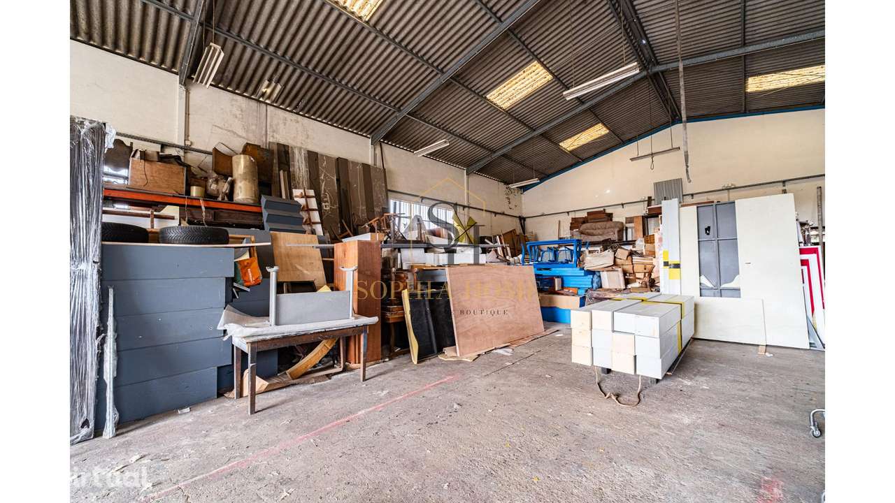 Armazém em Serzedo - Grande imagem: 4/24