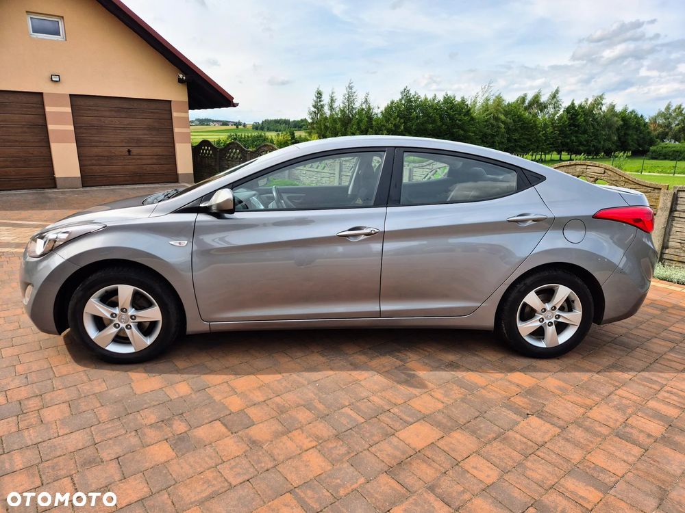 Hyundai Elantra 1.6 Comfort - 2