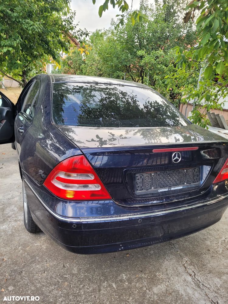 Mercedes-Benz C - 19