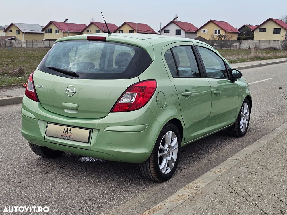 Opel Corsa 1.2 16V Innovation - 17