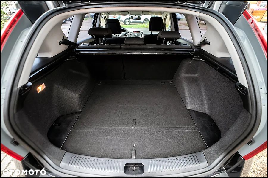 Kia Ceed - 32