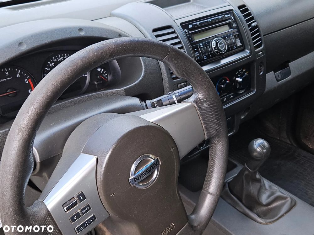 Nissan Navara 2.5 D EVO - 10