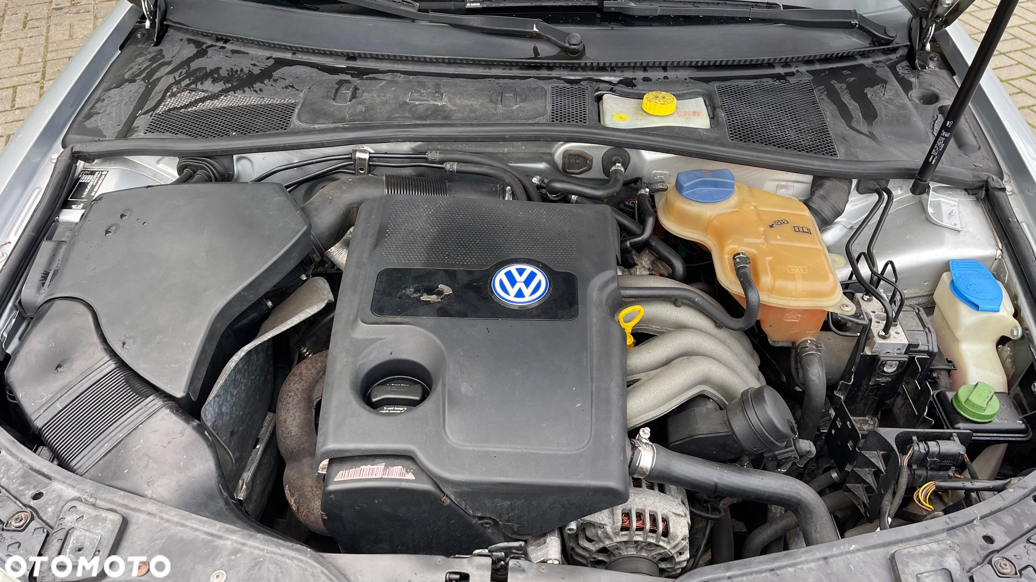 Volkswagen Passat 2.0 Basis - 3