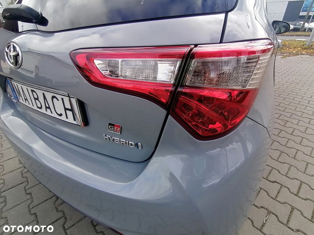 Toyota Yaris Hybrid 1.5 VVT-i - 21