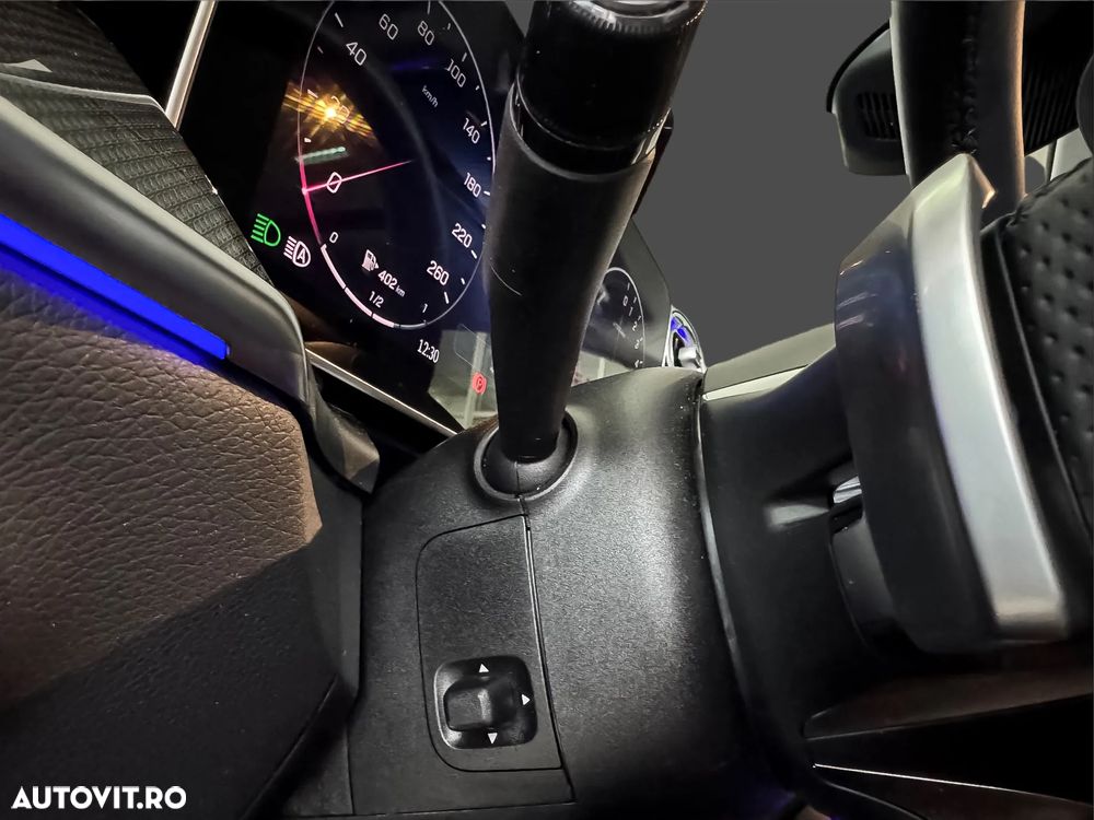 Mercedes-Benz GLC 300 e 4Matic 9G-TRONIC AMG Line Advanced - 17