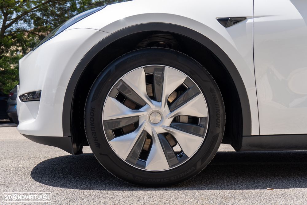 Tesla Model Y RWD - 4