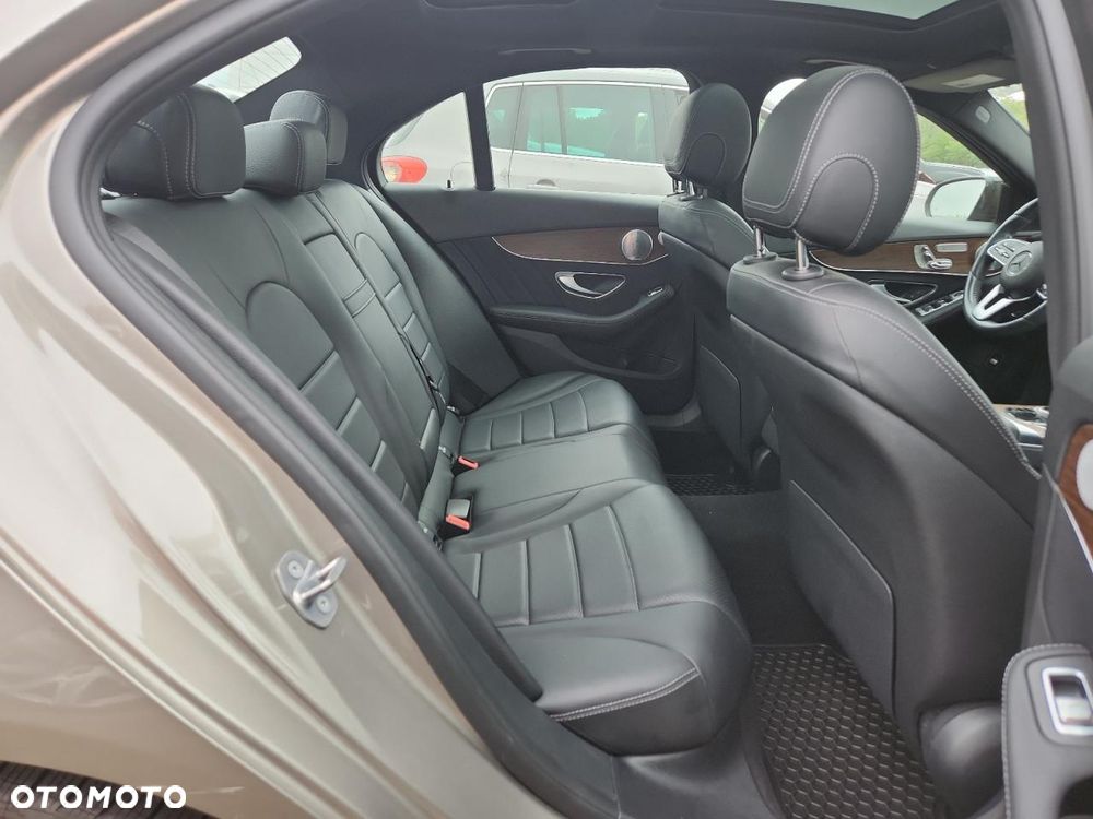 Mercedes-Benz Klasa C 300 9G-TRONIC Exclusive - 10