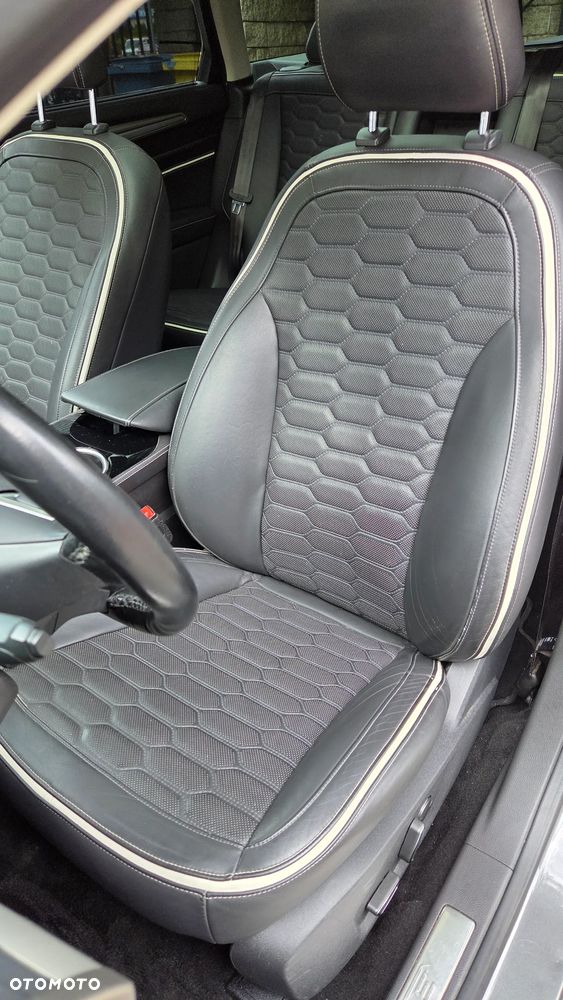 Ford Mondeo 2.0 TDCi STart-Stopp Vignale - 28