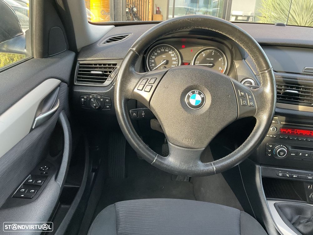 BMW X1 18 d sDrive - 28