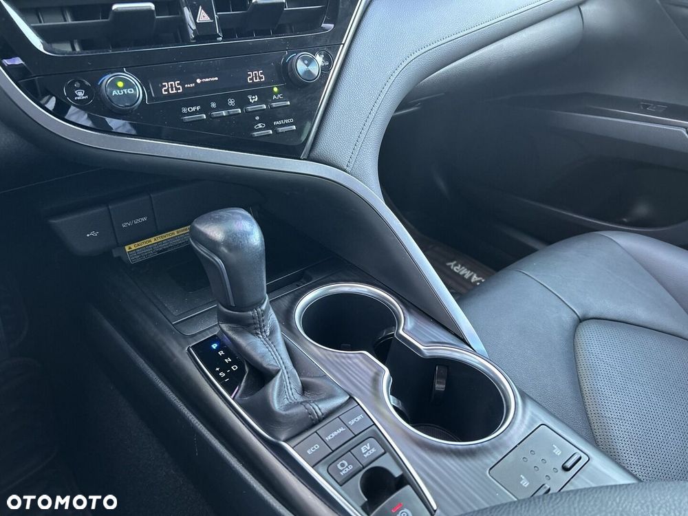 Toyota Camry 2.5 Hybrid Executive CVT - 20