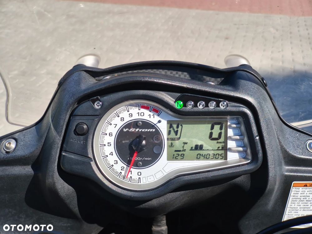 Suzuki V-STROM - 26