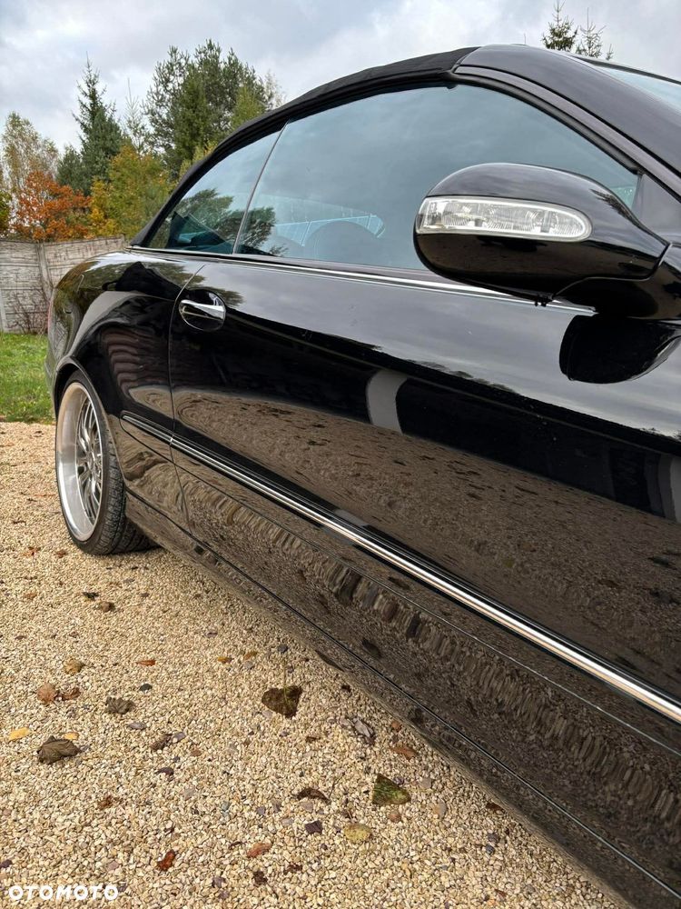 Mercedes-Benz CLK - 12