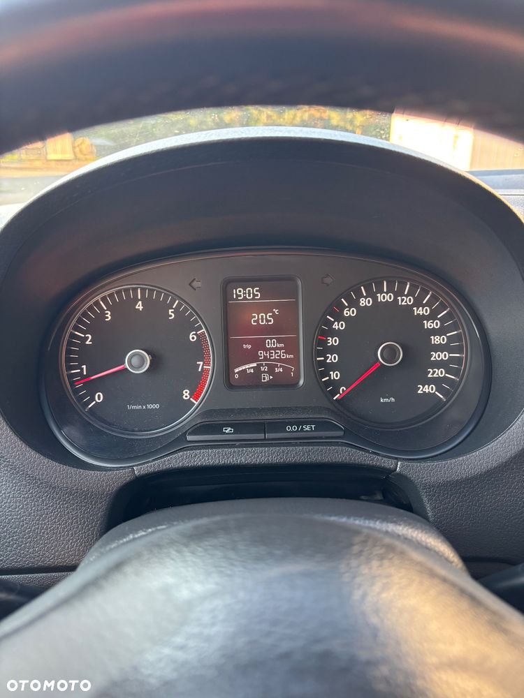 Volkswagen Polo 1.4 16V Comfortline - 10