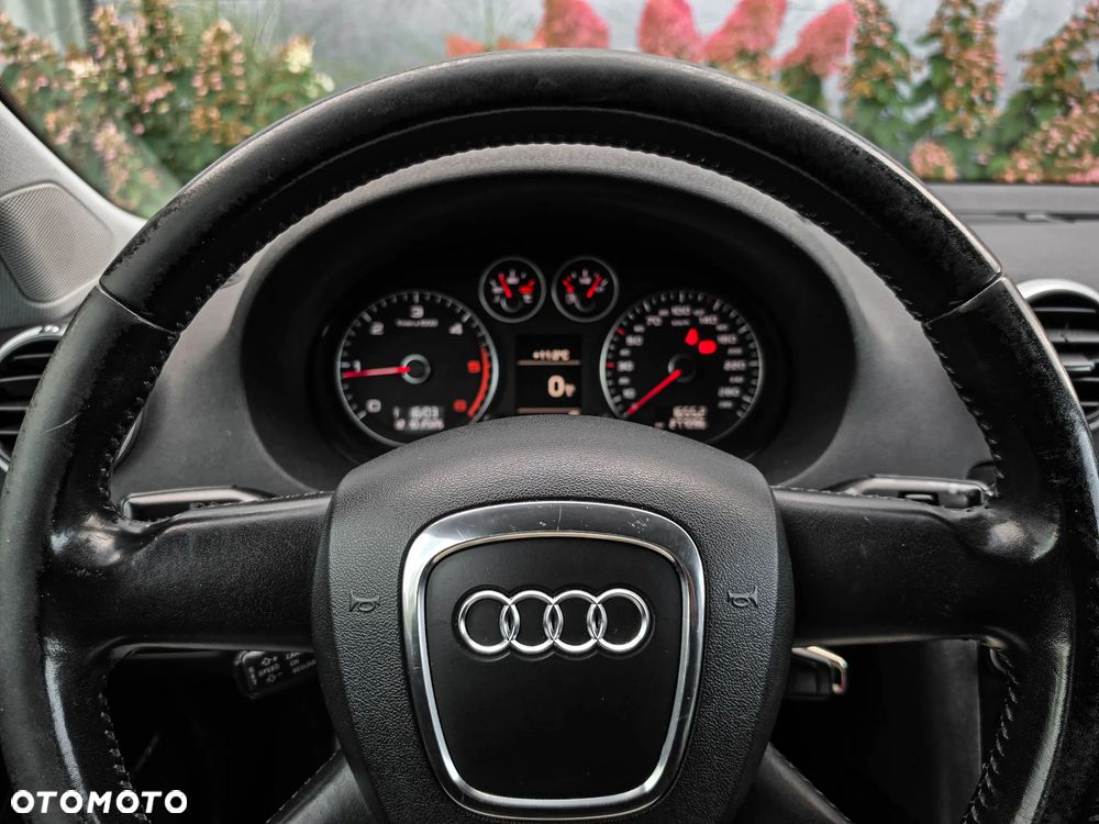 Audi A3 3-drzwiowe 1.6 TDI DPF S line Sportpaket - 25