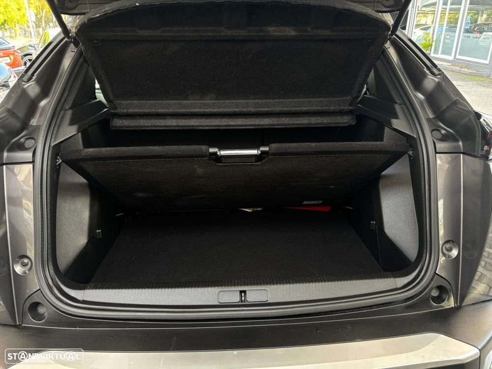 Peugeot 2008 1.2 PureTech Allure EAT8 - 12