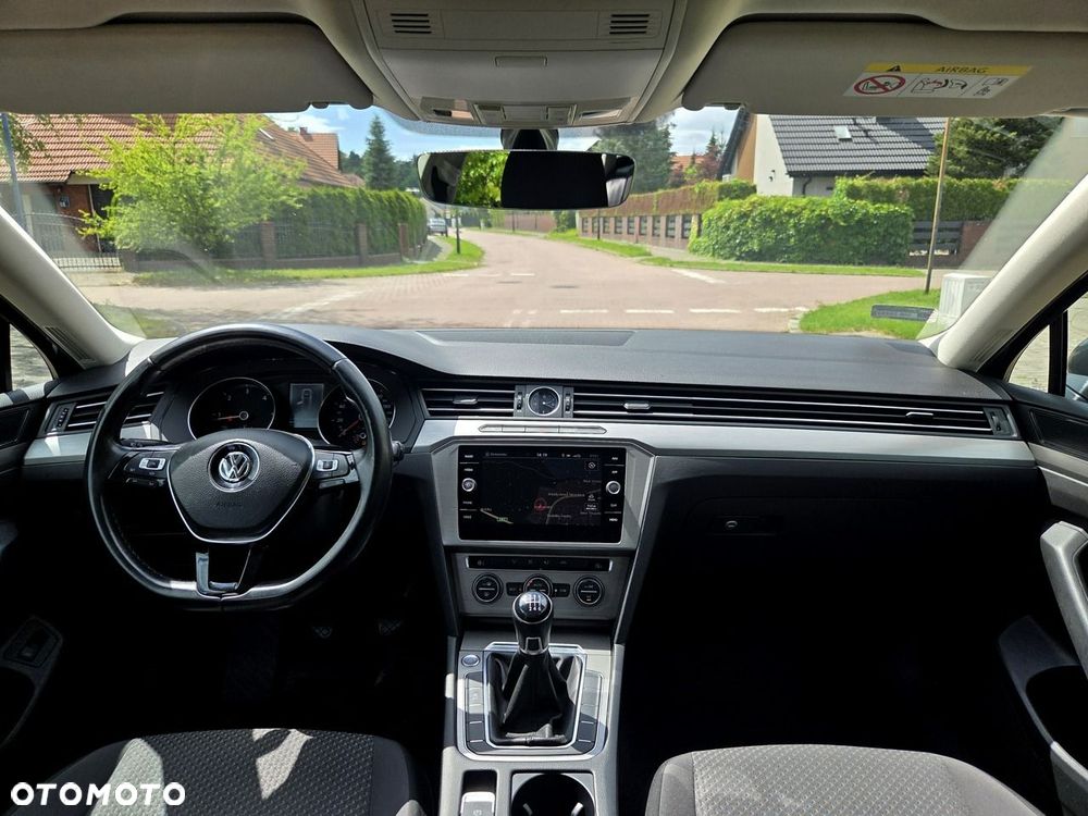 Volkswagen Passat Variant 2.0 TDI SCR Trendline - 13