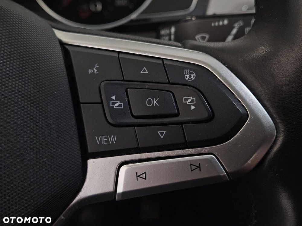 Volkswagen Passat - 13