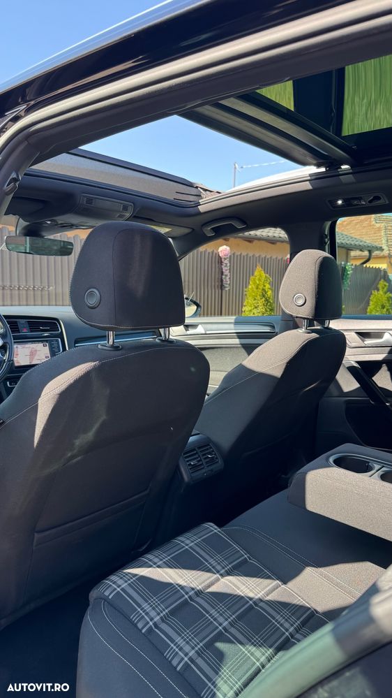 Volkswagen Golf - 21