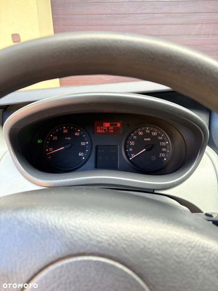 Renault Traffic 2.0 DCI - 10