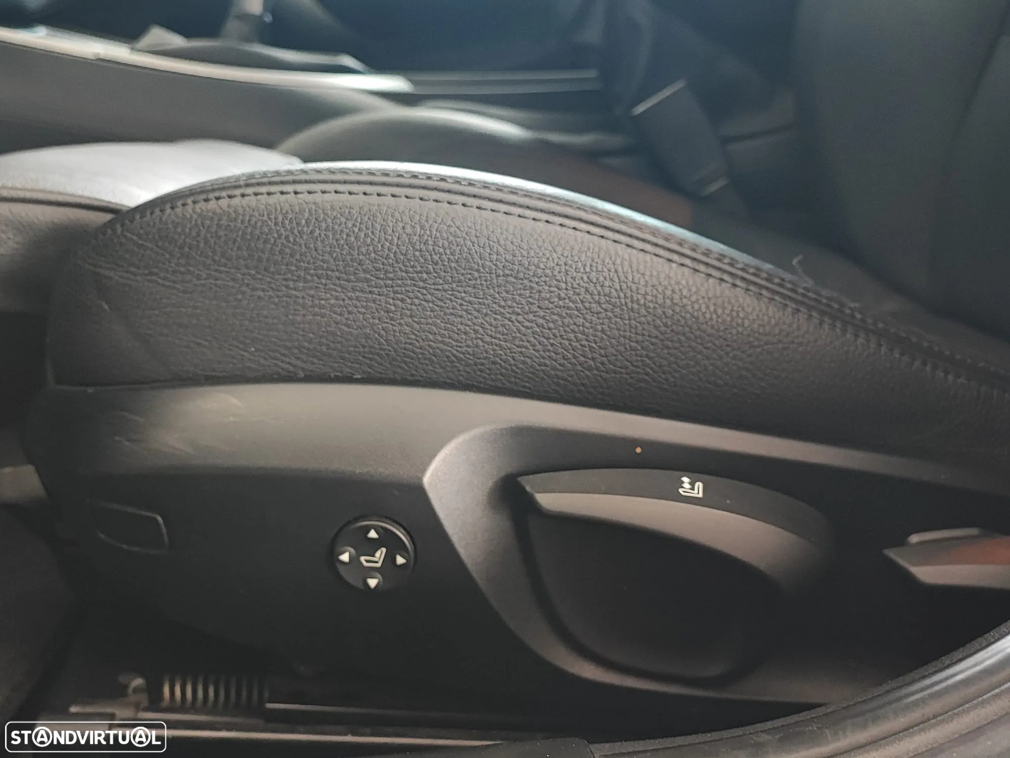 BMW 118 d Pack M - 25