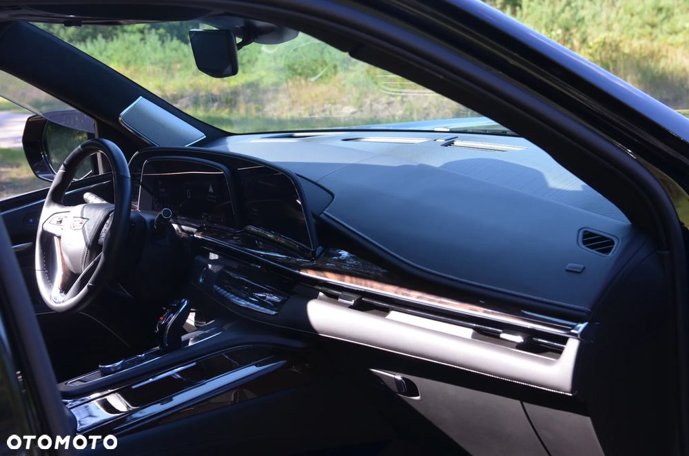 Cadillac Escalade - 26