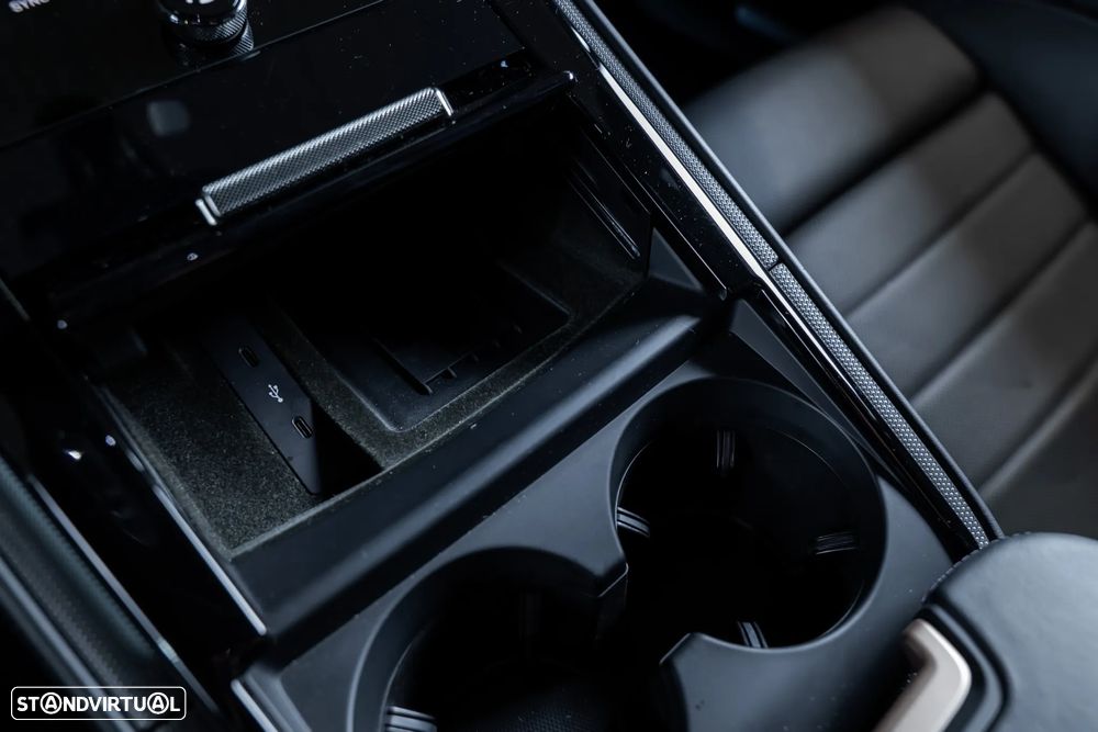 Porsche Panamera 4 E-Hybrid - 31