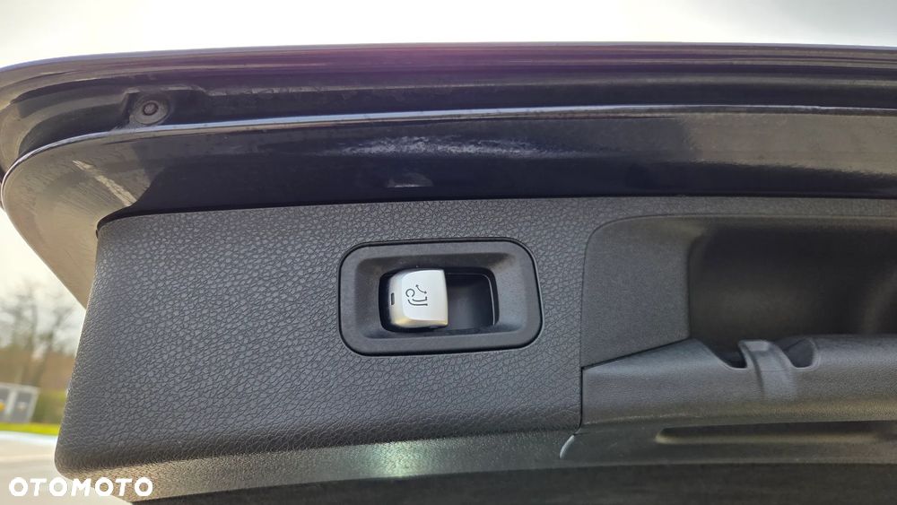 Mercedes-Benz Klasa E 350 d 4Matic 9G-TRONIC - 30