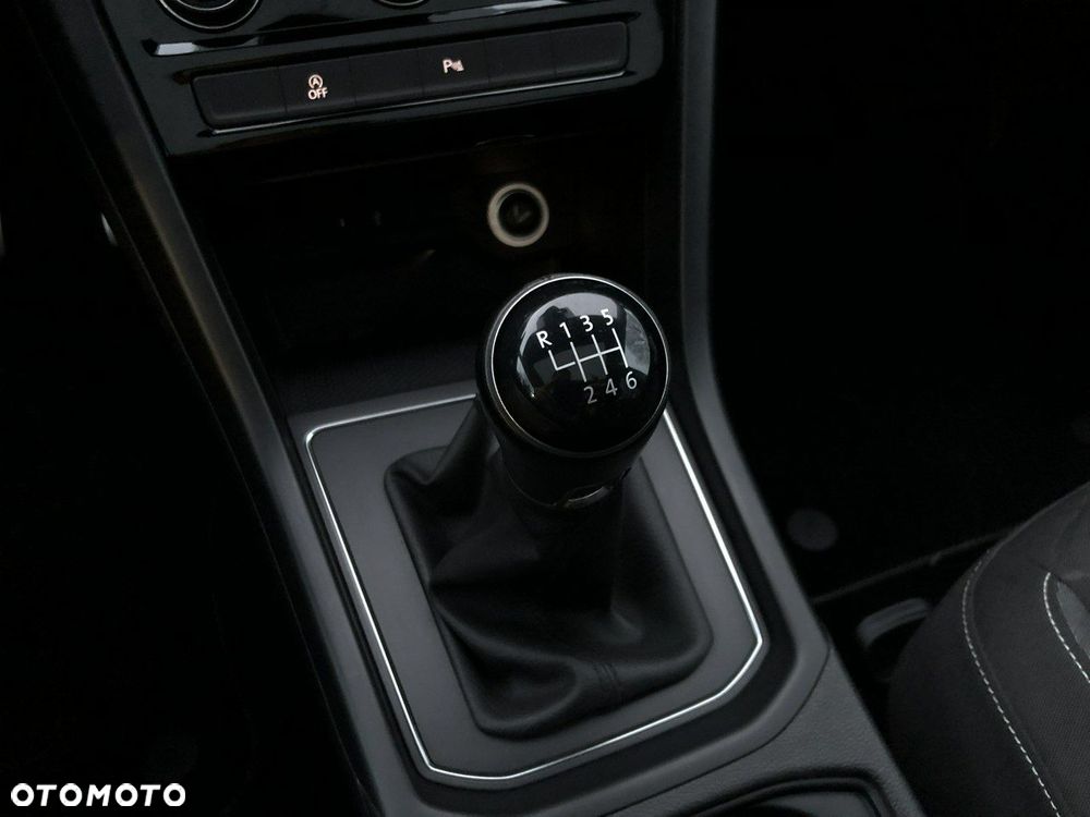 Volkswagen Touran - 32