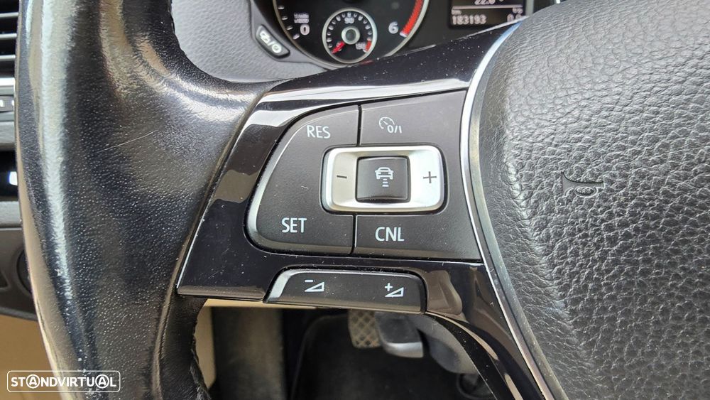 VW Sharan 2.0 TDI Blue Highline - 17