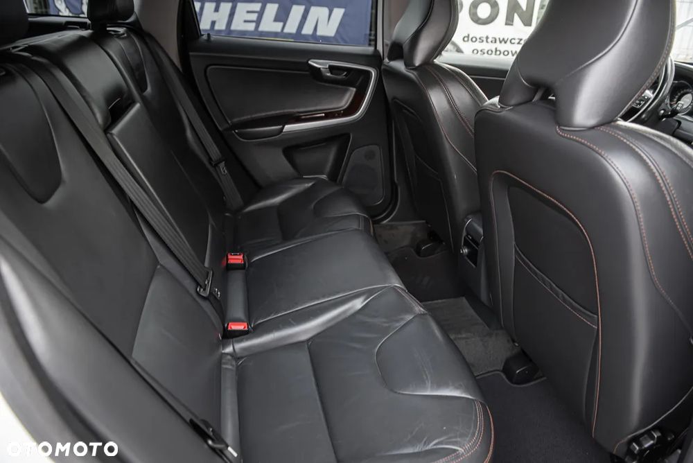 Volvo XC 60 D4 Geartronic Summum - 14