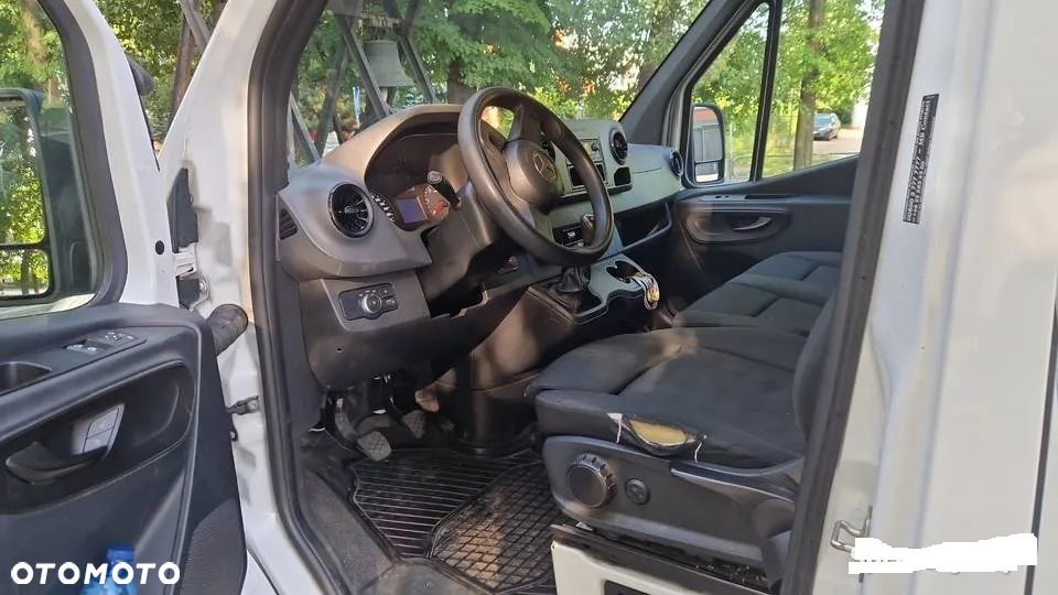 Mercedes-Benz SPRINTER - 11