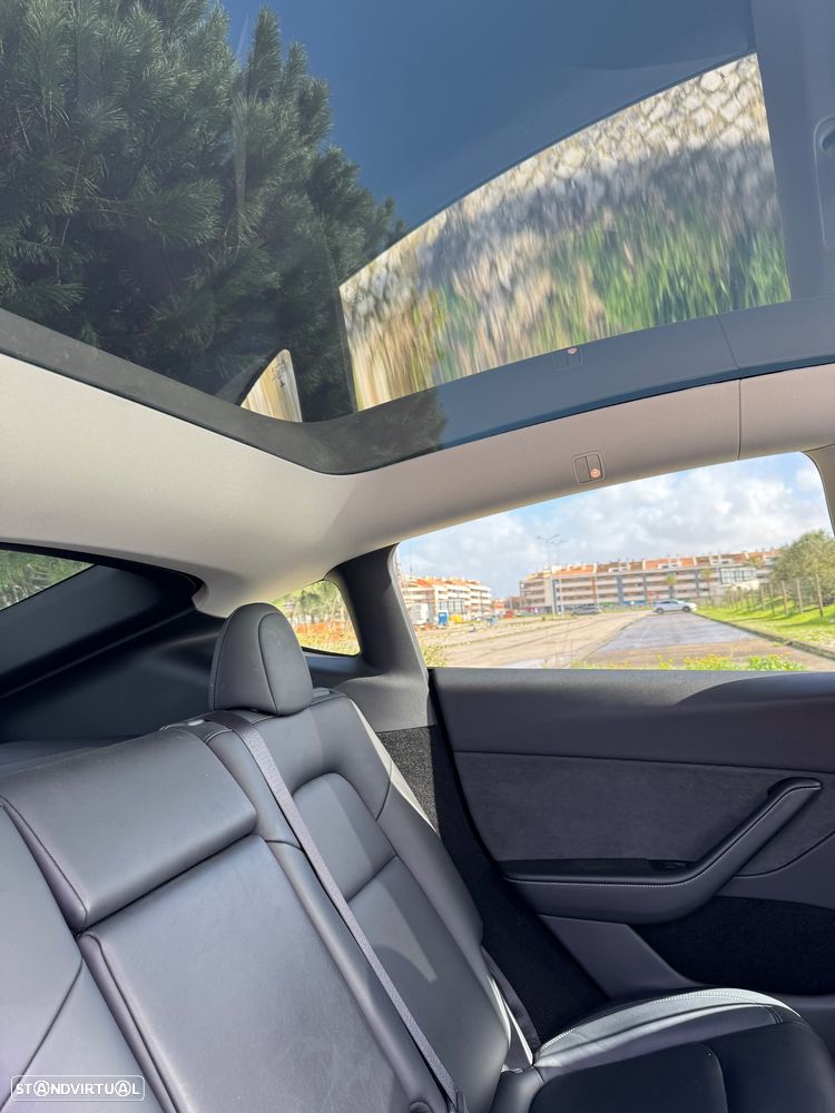 Tesla Model Y Long Range Tração Integral - 18