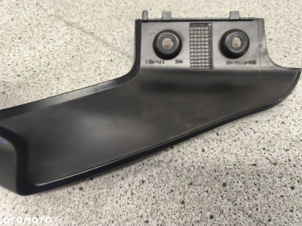 Zadupek, ogon prawy, owiewka, osłona prawa, bok, boczek Yamaha R125 R 125 2023 - 4