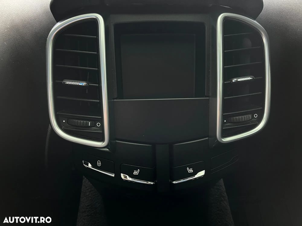 Porsche Cayenne - 13