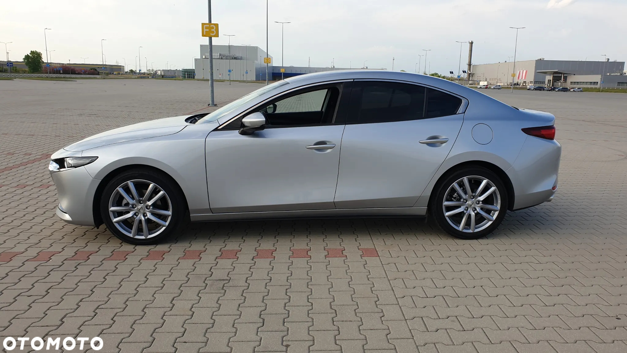 Mazda 3 - 5