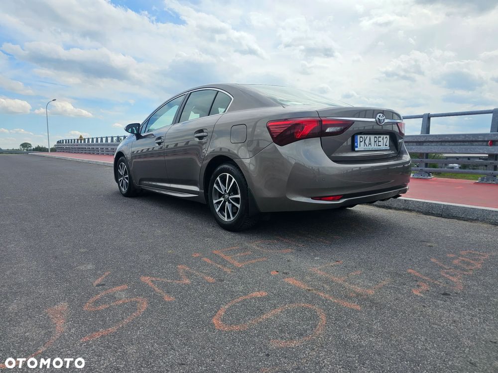 Toyota Avensis 1.8 Active MS - 2