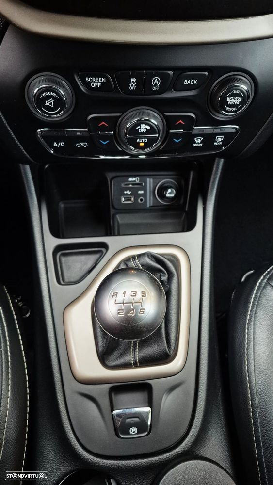 Jeep Cherokee 2.0 MJD Longitude - 26