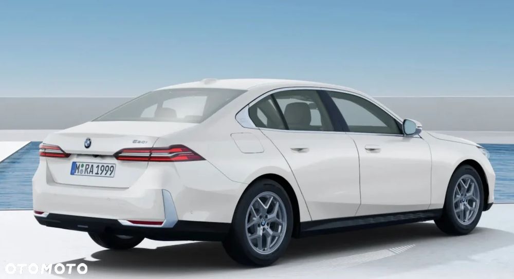 BMW Seria 5 520i mHEV - 5
