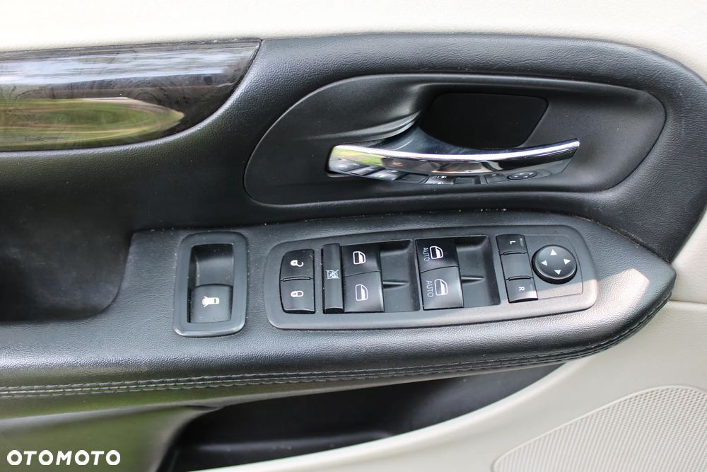 Dodge Grand Caravan - 33