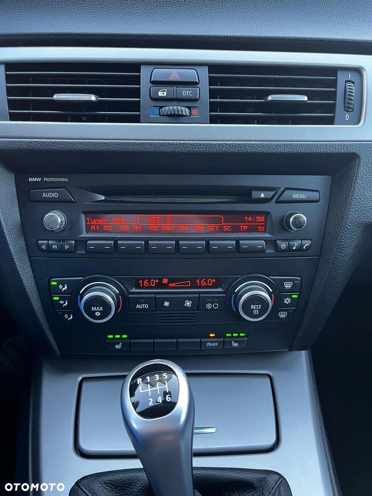 BMW Seria 3 318i - 18