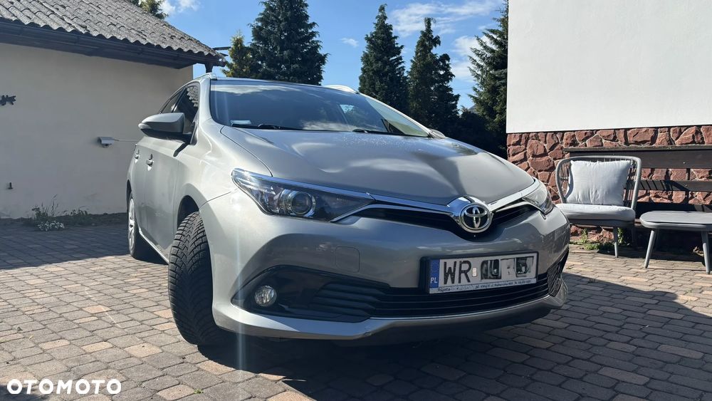 Toyota Auris 1.6 Comfort - 1