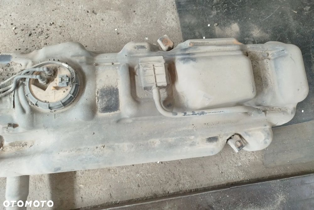 zbiornik paliwa kompletny + pompa paliwa  do Vw Crafter I 06- Mercedes Sprinter W906 06- 906 - 4
