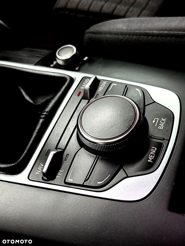 Audi A3 Sportback 1.4 TFSI Ambiente - 34