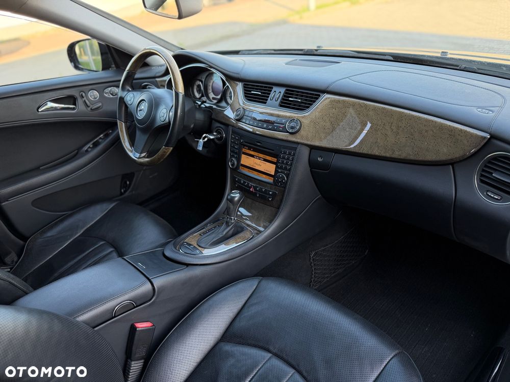 Mercedes-Benz CLS - 24