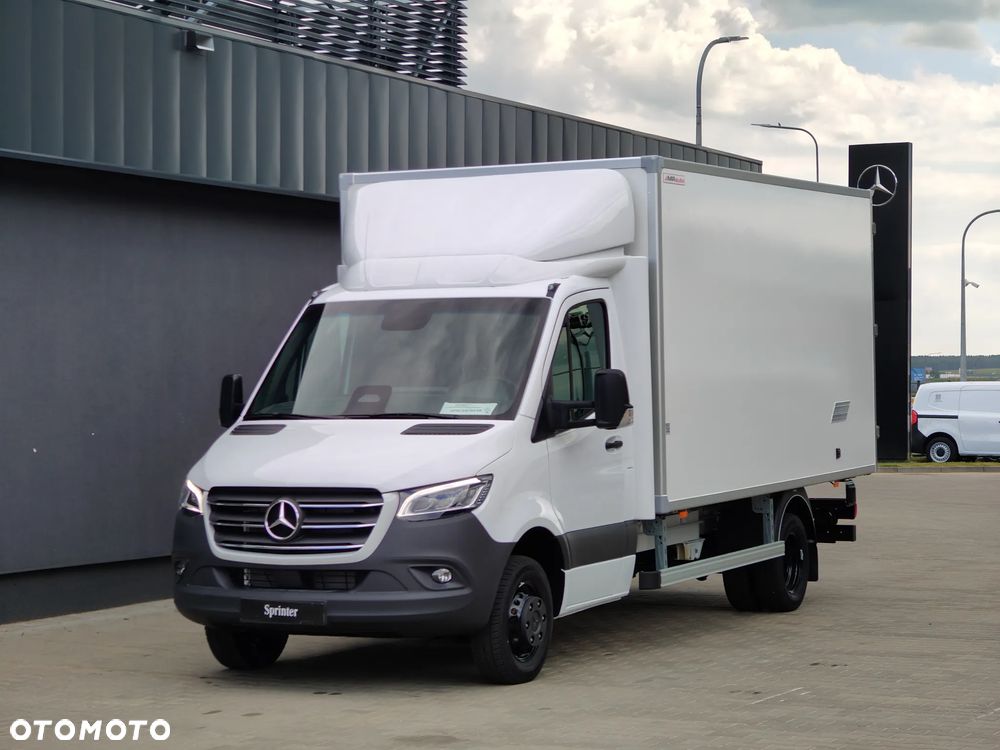 Mercedes-Benz Sprinter - 1