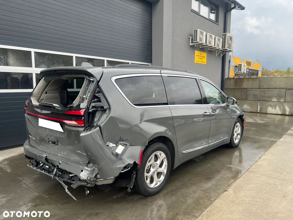 Chrysler Pacifica - 7