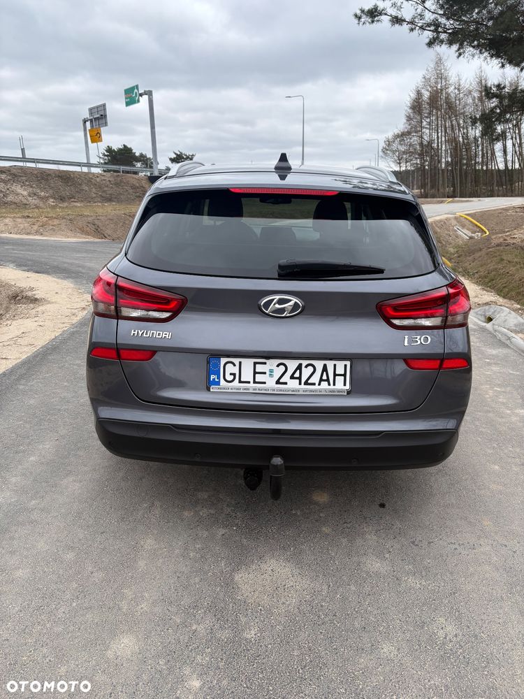 Hyundai i30 1.6 CRDI Premium DCT - 17