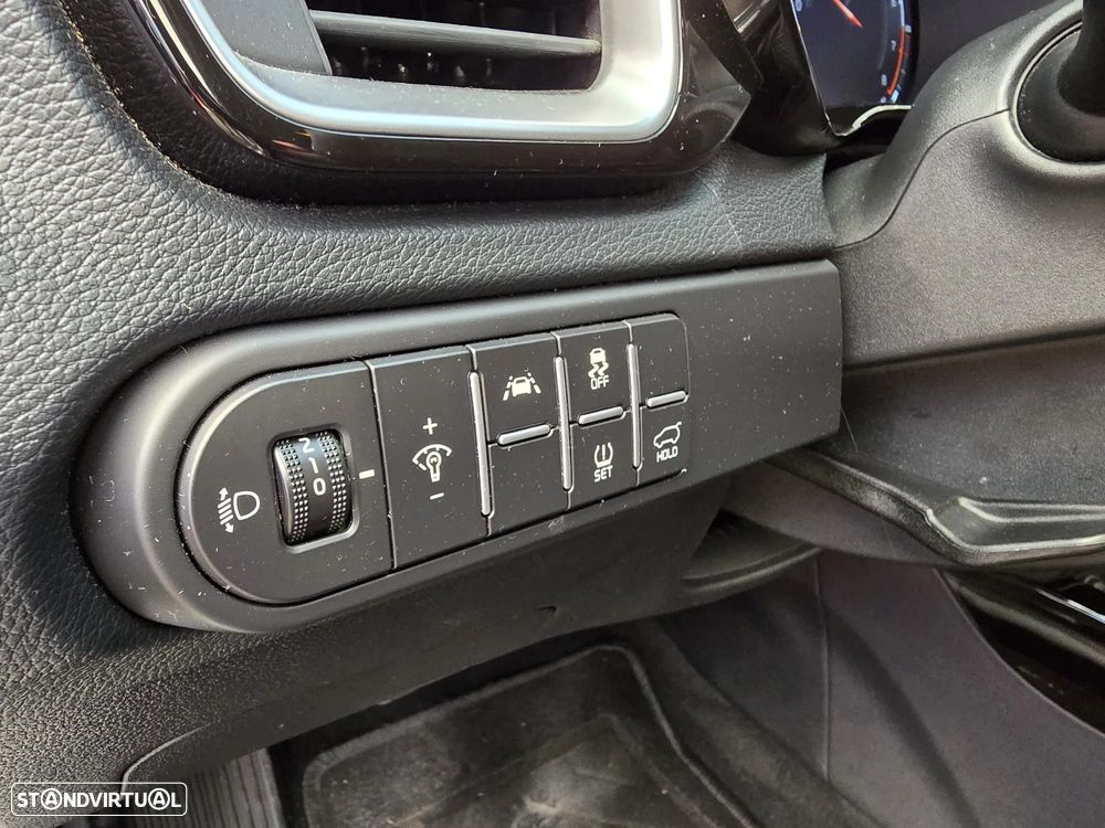 Kia XCeed 1.0 T-GDI Tech - 24