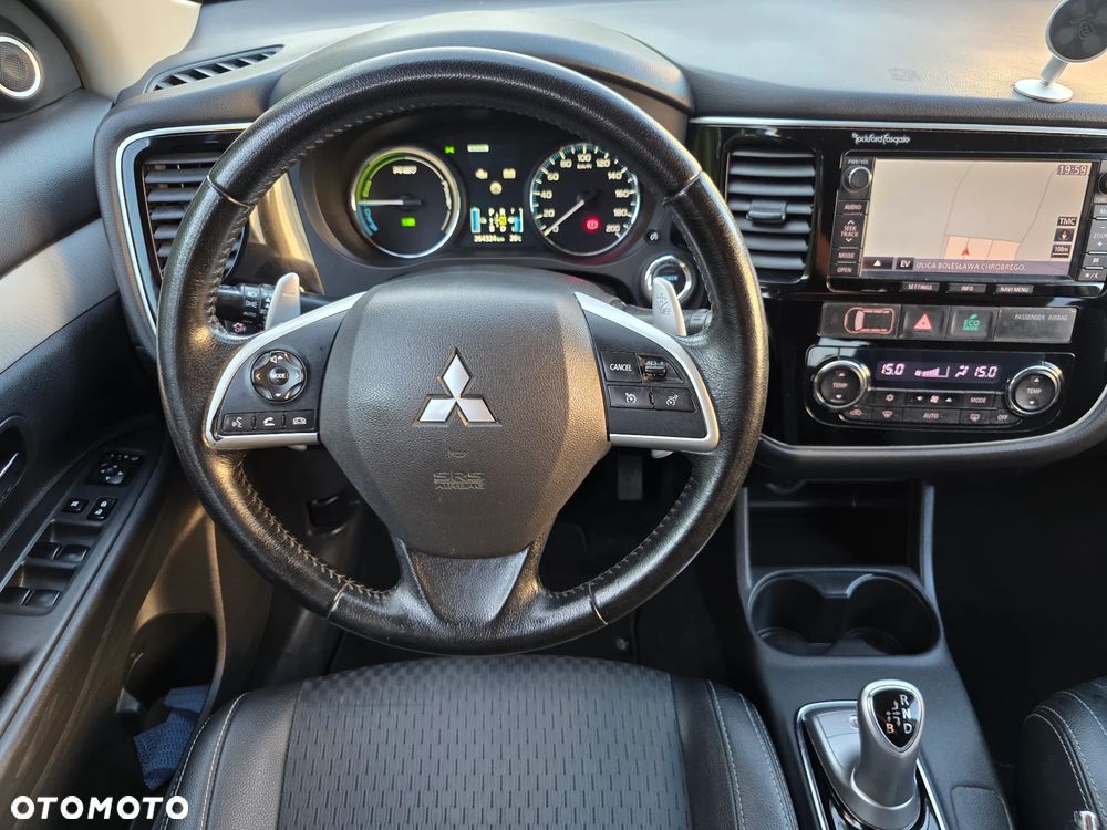 Mitsubishi Outlander 2.0 4WD Plus - 33